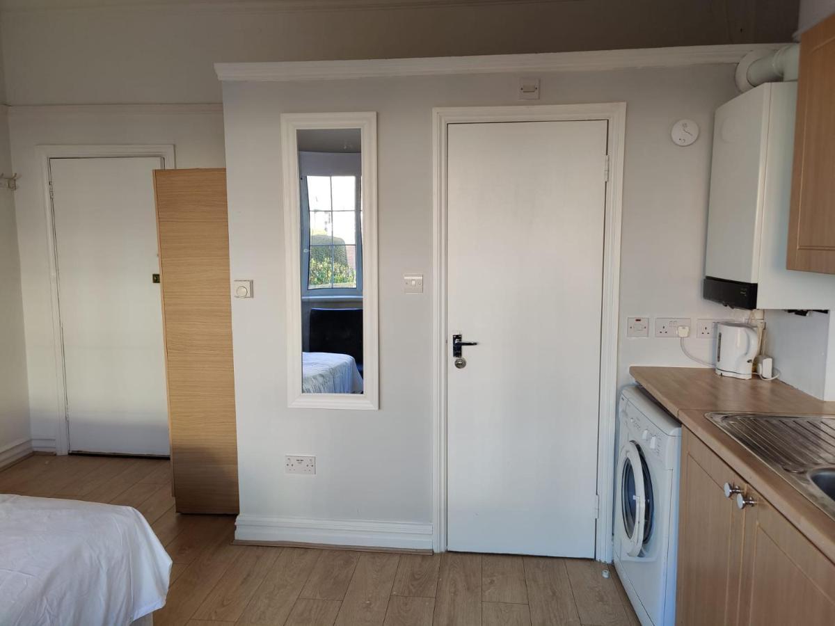 Apartament Studio On Golders Green Road Londyn Zewnętrze zdjęcie